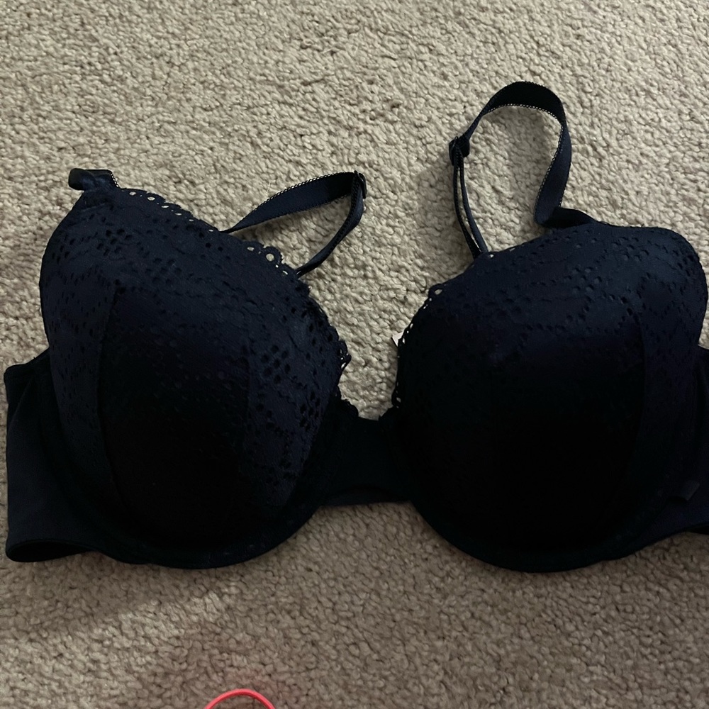 Victoria’s Secret sexy Demi bra